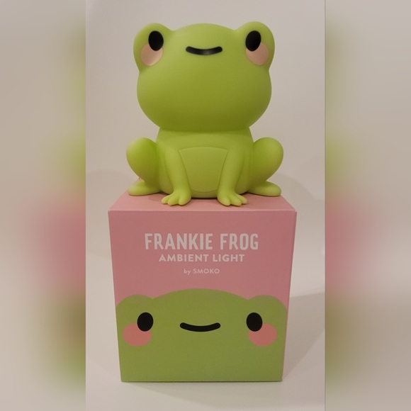 Smoko Frankie Frog ambient/night light - Picture 3 of 4